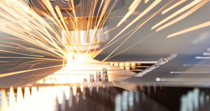 Laser cutting machine